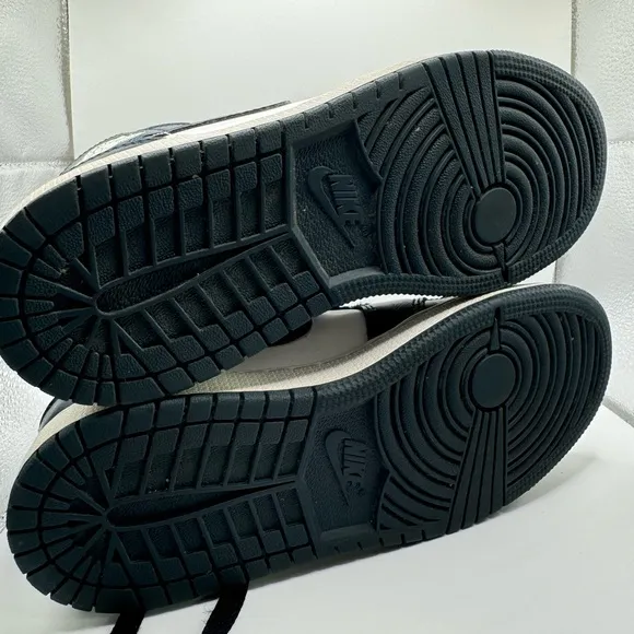 - Excellent used condition boys, Nike Air Jordan sneakers