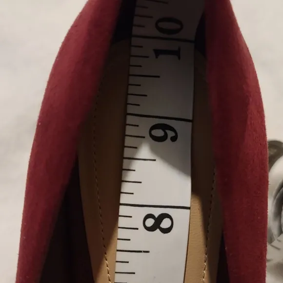 ALDO Faux Suede Burgundy Peep Toe Platform Stiletto Heels with Gold trim Size 8