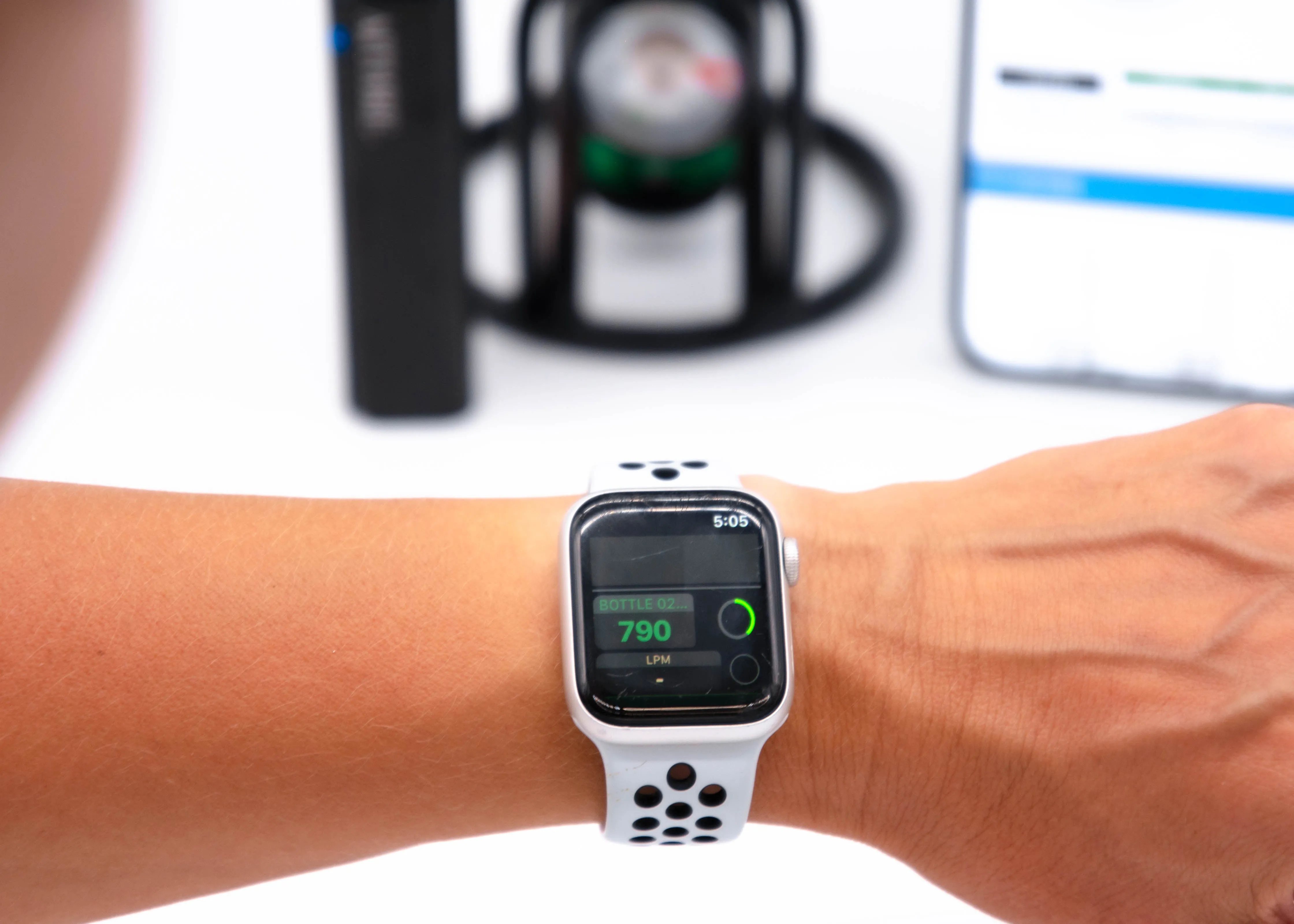 Altus Meso Oxygen Tank Pressure Monitor - Ship Powered - With iOS App - Black