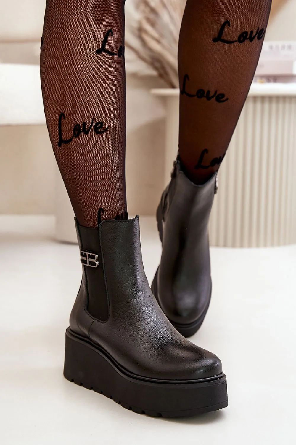 Buskin boots