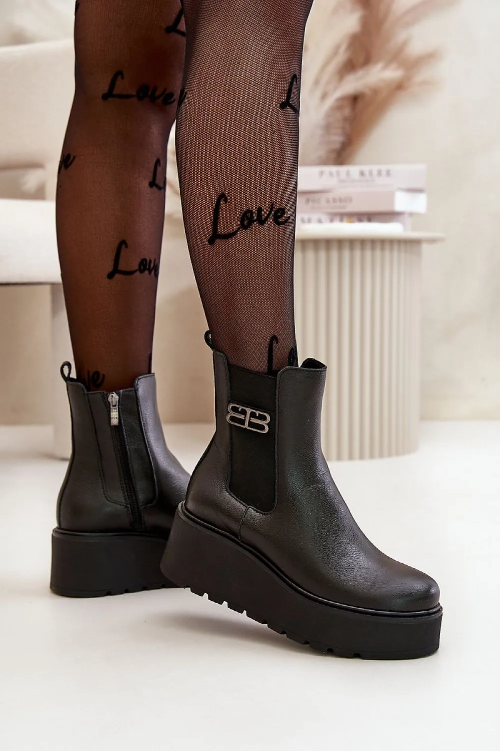 Buskin boots