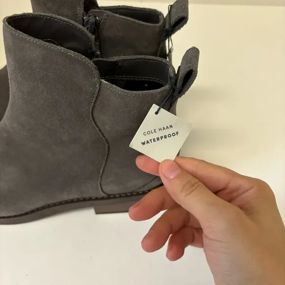 Cole Haan River Chelsea Bootie Sz 6B Suede