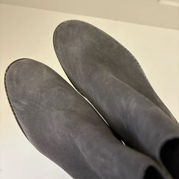 Cole Haan River Chelsea Bootie Sz 6B Suede