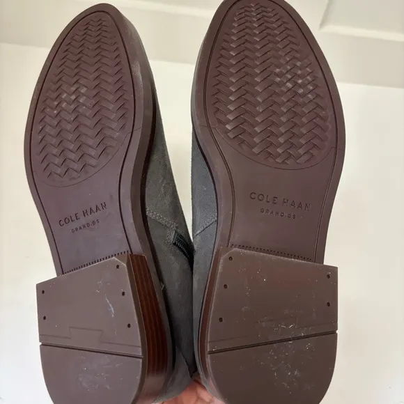 Cole Haan River Chelsea Bootie Sz 6B Suede