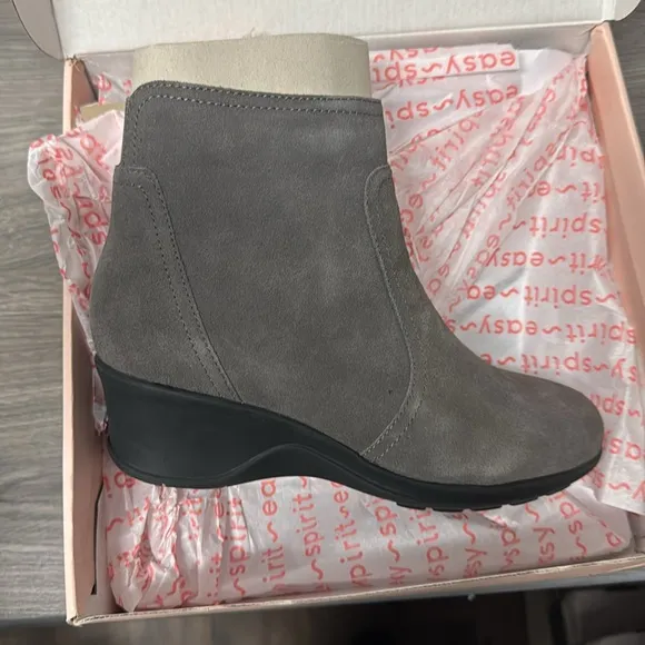 Easy Spirit Women's Farre Waterproof Wedge Booties