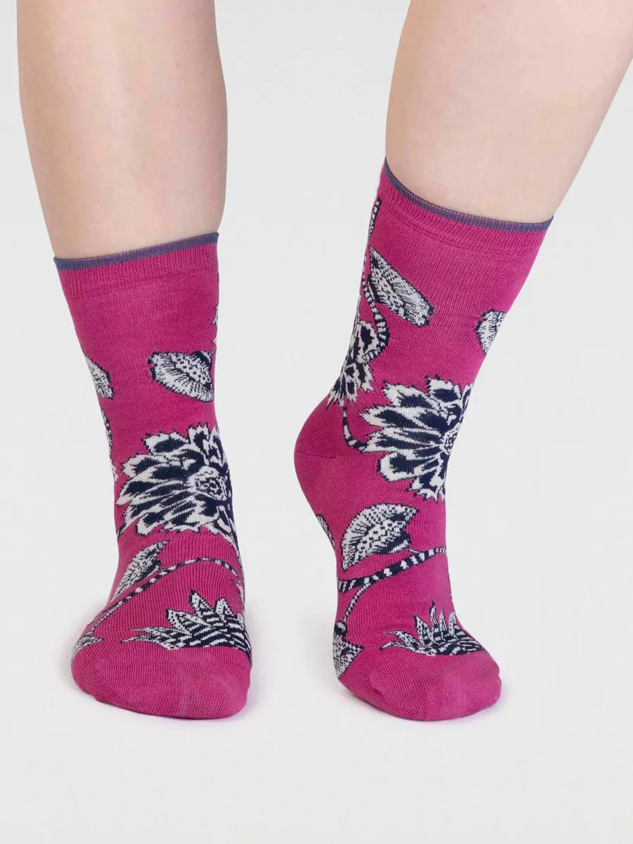 Freja Organic Cotton Abstract Flower Socks in Raspberry Pink by Thought, Size 4-7