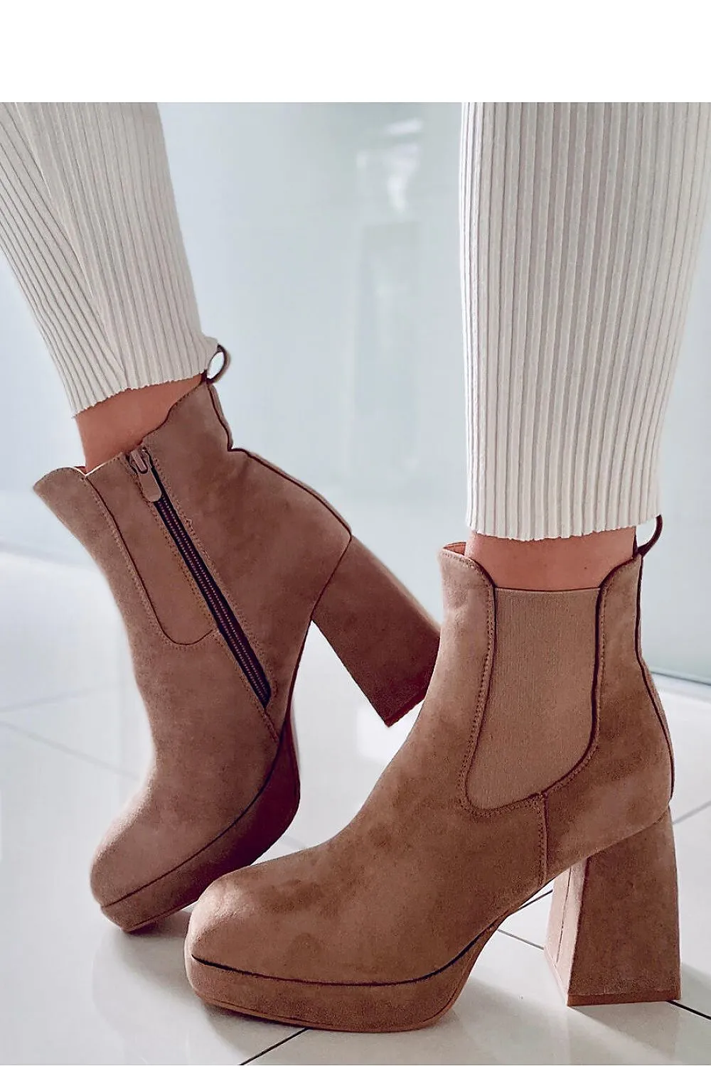 Heel boots