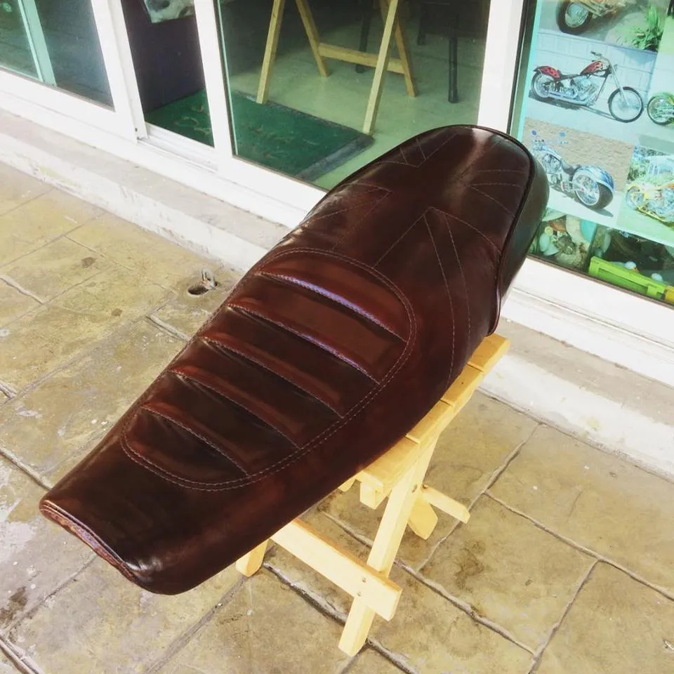 KB-TASUS - Triumph Bonneville Air-Cooled Scrambler Union Jack Seat