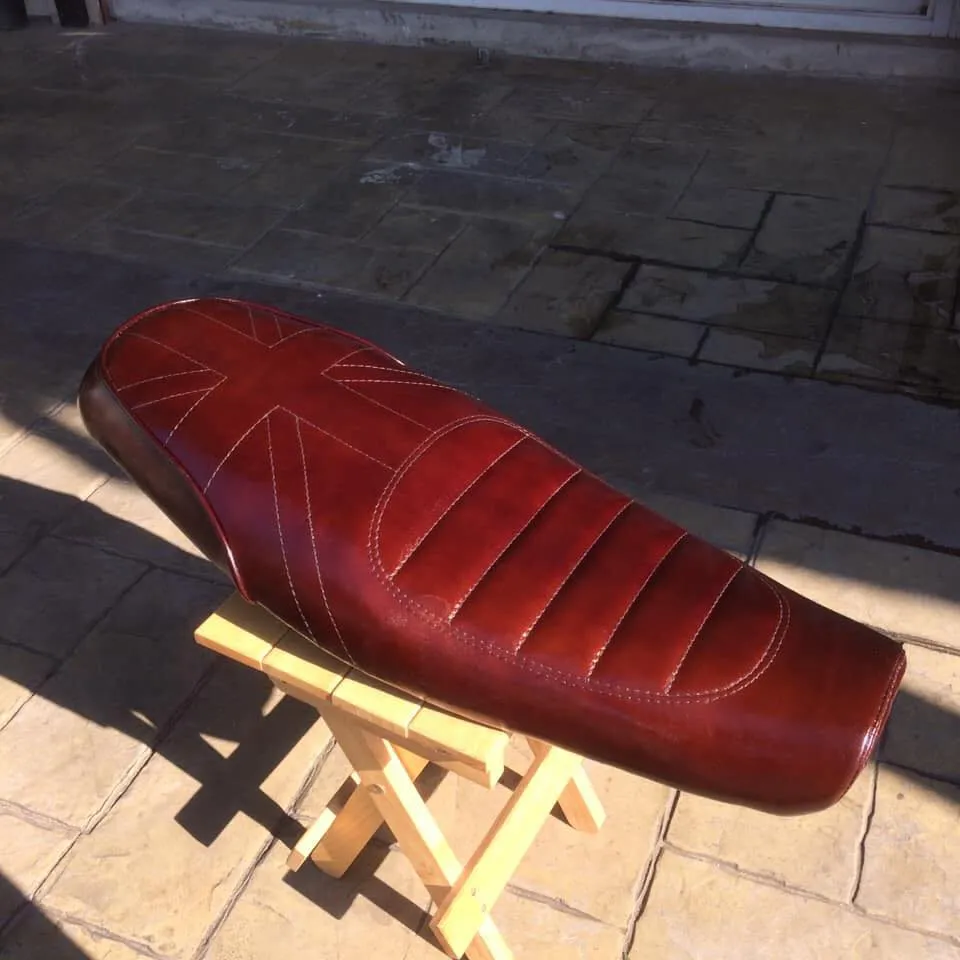 KB-TASUS - Triumph Bonneville Air-Cooled Scrambler Union Jack Seat