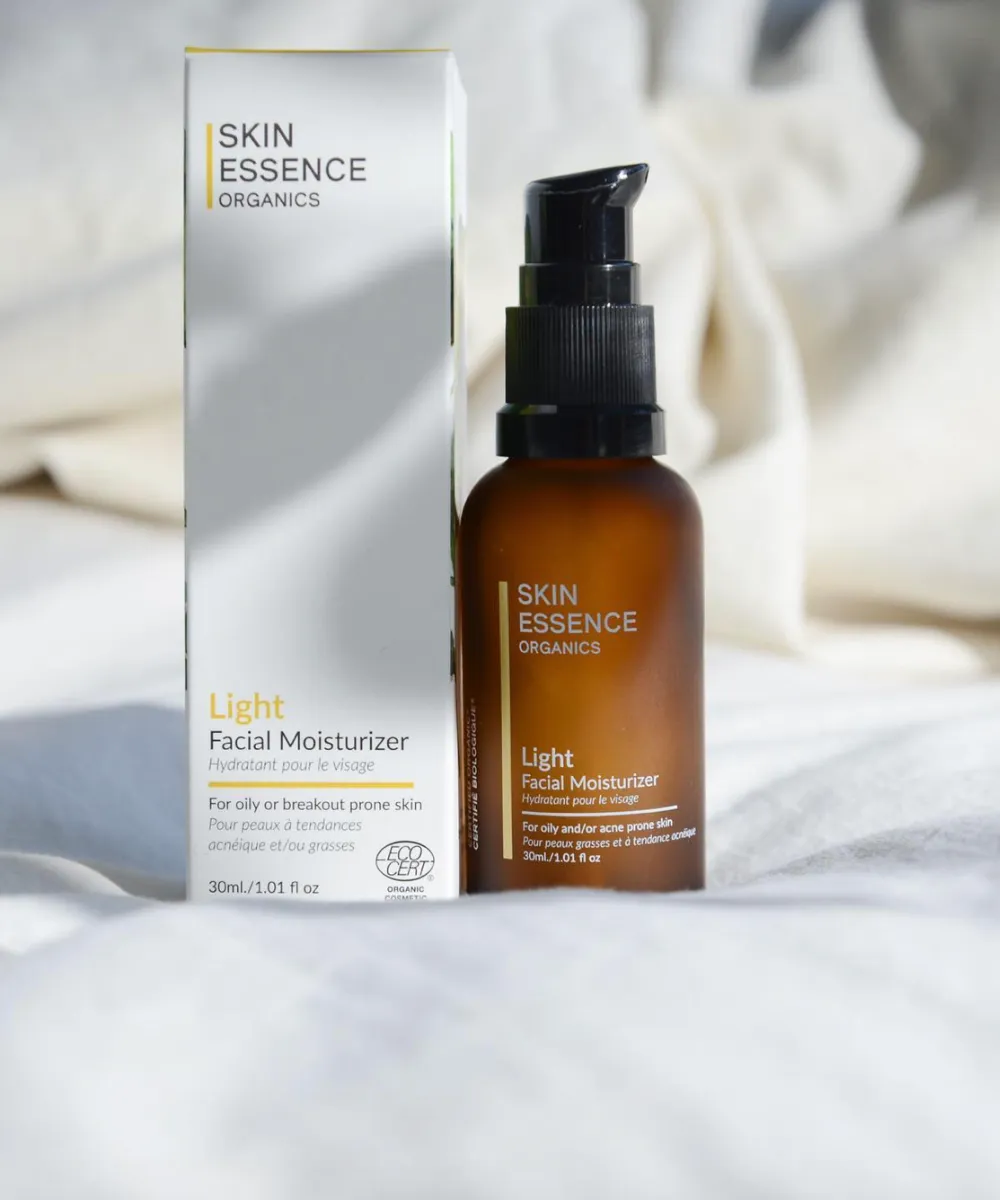 Light: Facial Moisturizer Serum