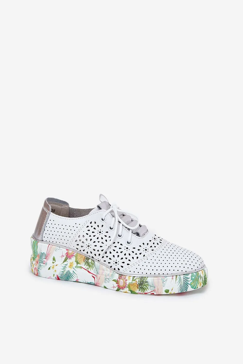 Low Shoes Step in style