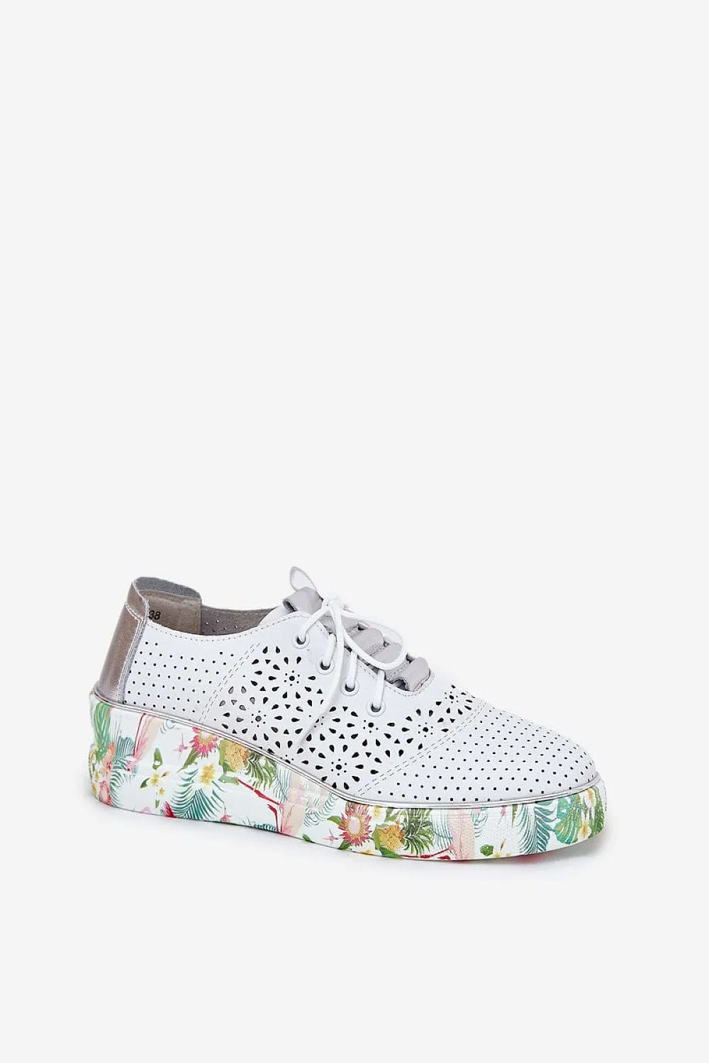 Low Shoes Step in style