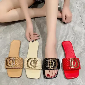 Luxury Women Slippers Buckle Design Small Incense Style Casual Women Flat Sandals External Wear Summer Sandy Beach Women Slides