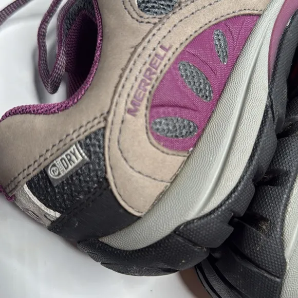 Merrell Women's Azura Castle Rock Purple  Waterproof Hiking Shoes S-285 Sz 8.5
