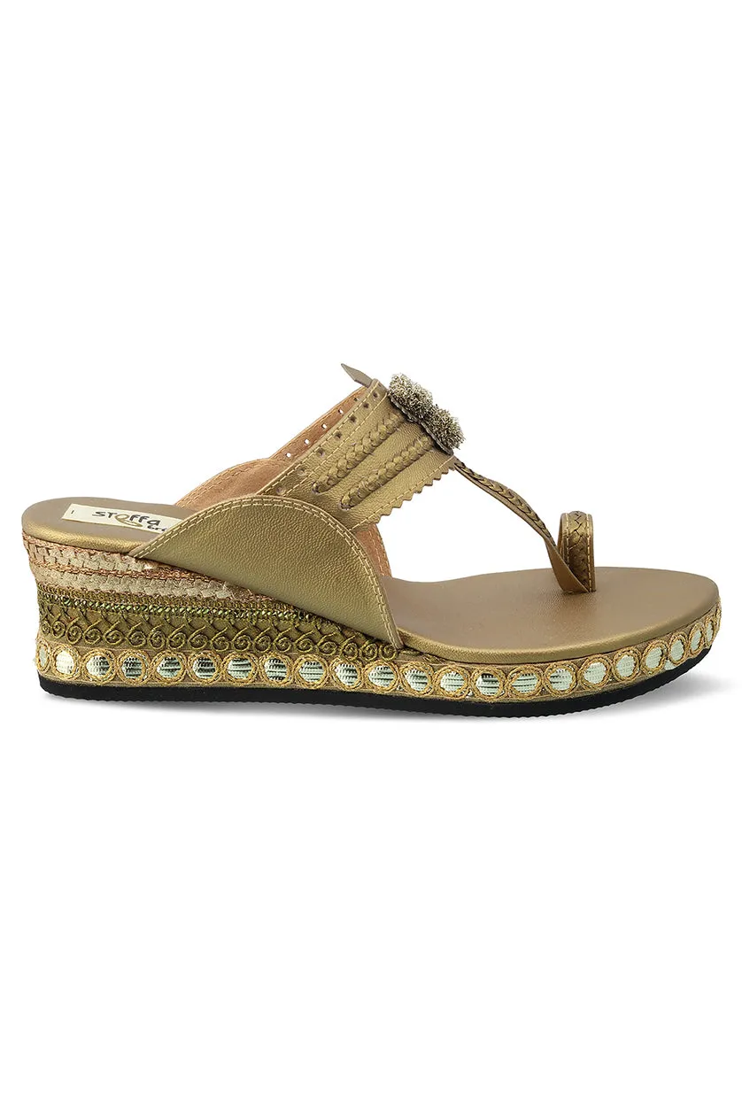 Multi Border Low Wedge