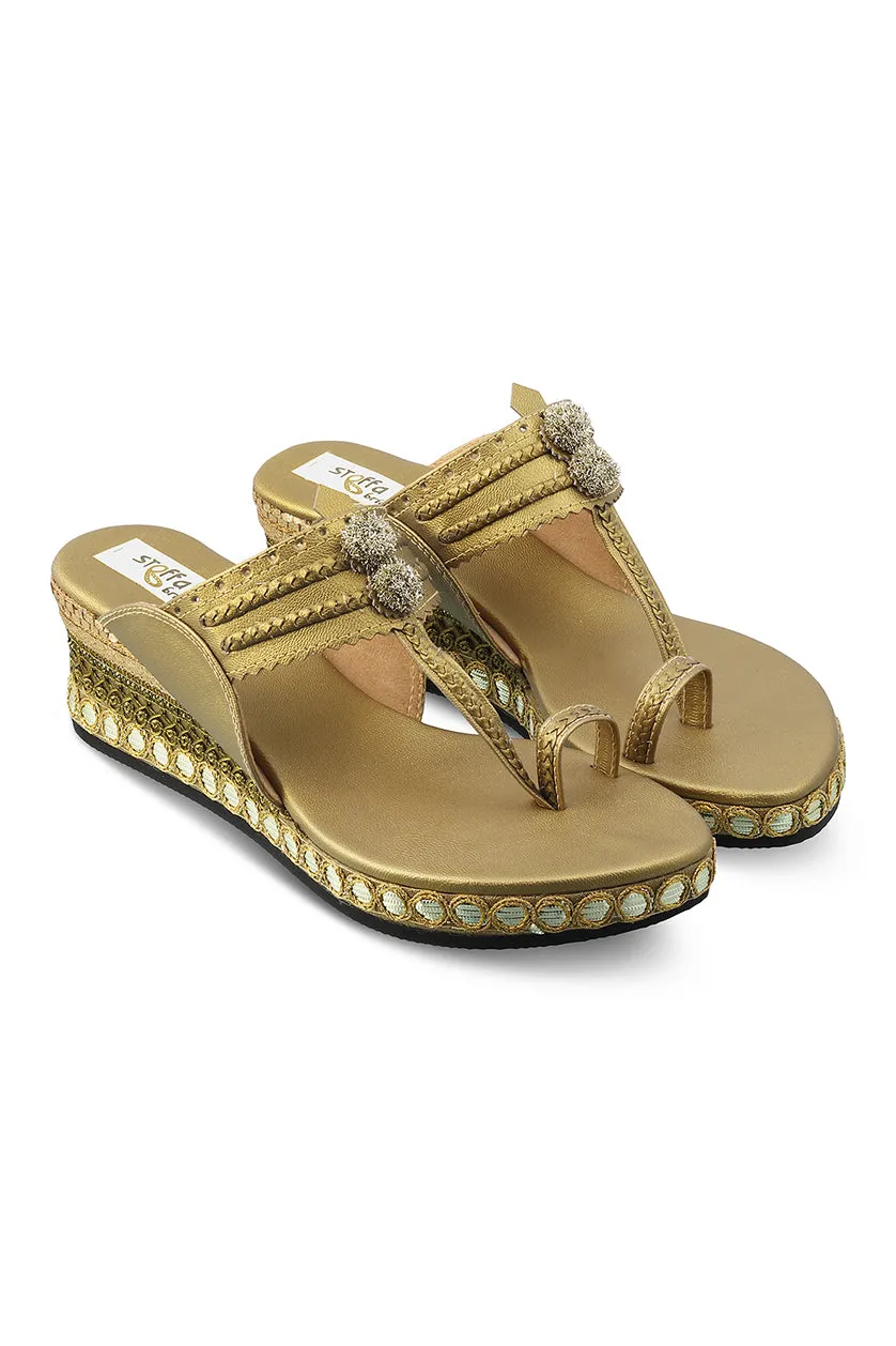 Multi Border Low Wedge