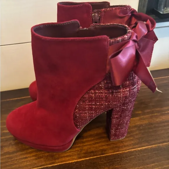 New without box Copper Key Curtsey Suede Tweed Bow Back Booties, burgundy,  7.5