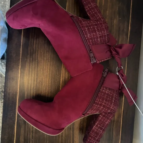 New without box Copper Key Curtsey Suede Tweed Bow Back Booties, burgundy,  7.5