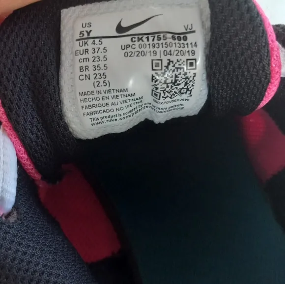 Nike Air Max Oketo Pink Blast Girls Big Kid. Size 5
