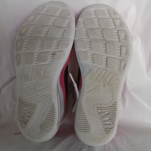 Nike Air Max Oketo Pink Blast Girls Big Kid. Size 5