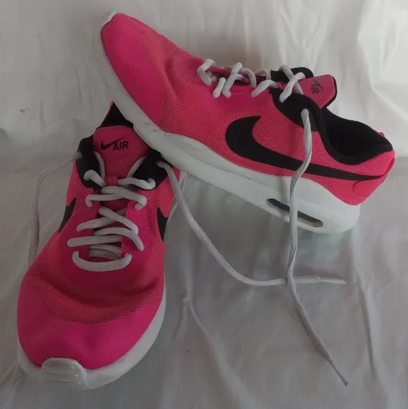 Nike Air Max Oketo Pink Blast Girls Big Kid. Size 5