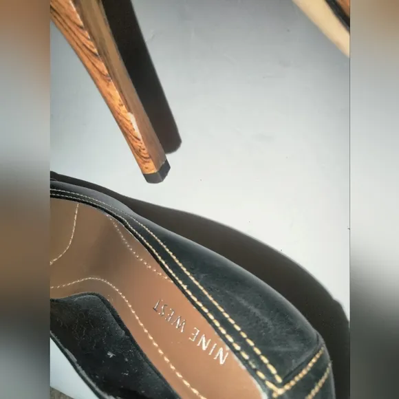 Nine West (Size 8) Black Leather &amp; Wood Grain Platform Business Career Heels