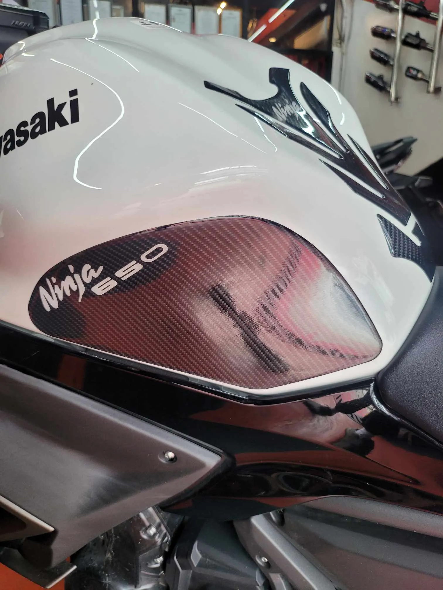 Ninja 650 Tank Grips/Pads WHITE