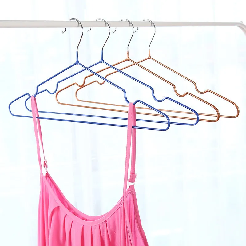 Non-marking metal impregnated plastic hanger