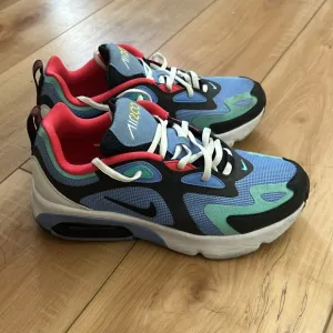 NWOT Air 200 Nike Shoes