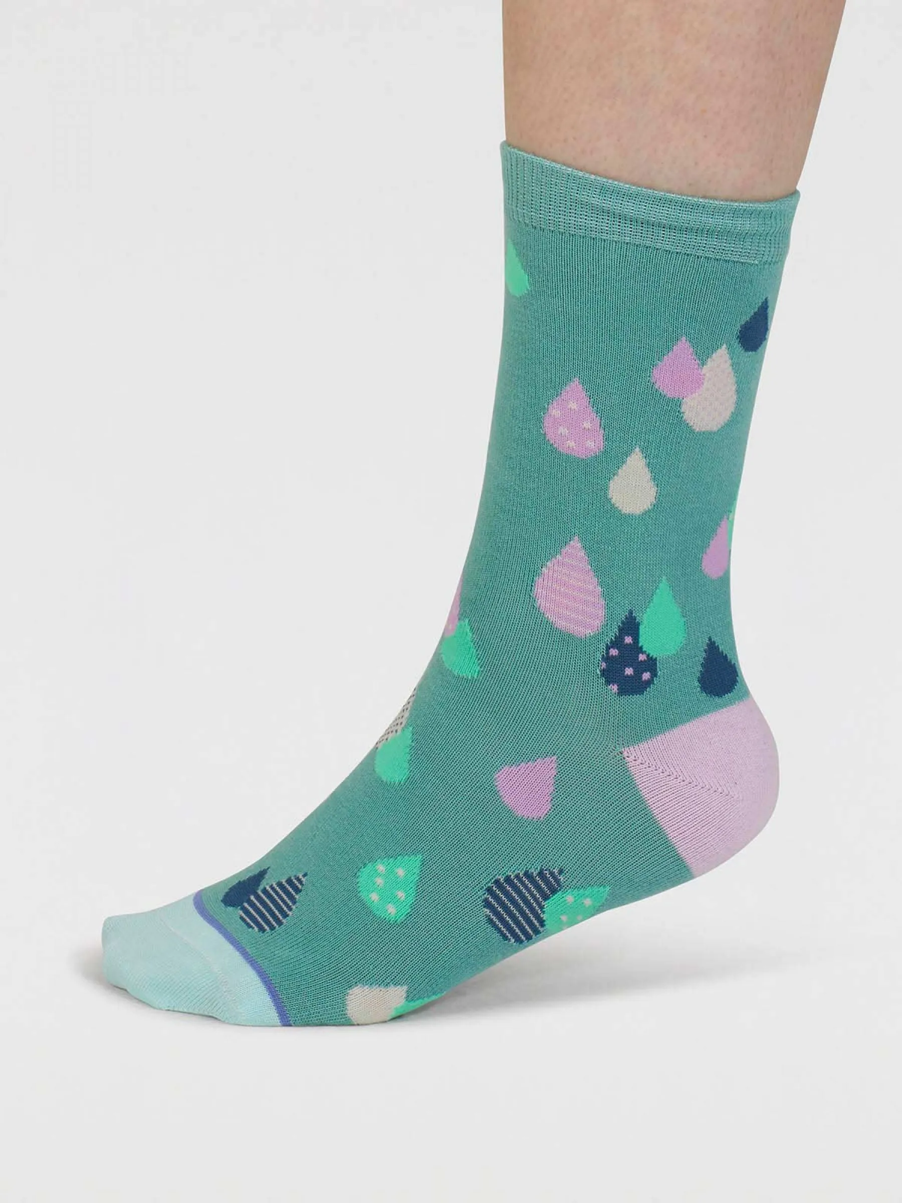 Oriane Weather Organic Cotton Socks in Litchen Green by Thought, Size 4-7