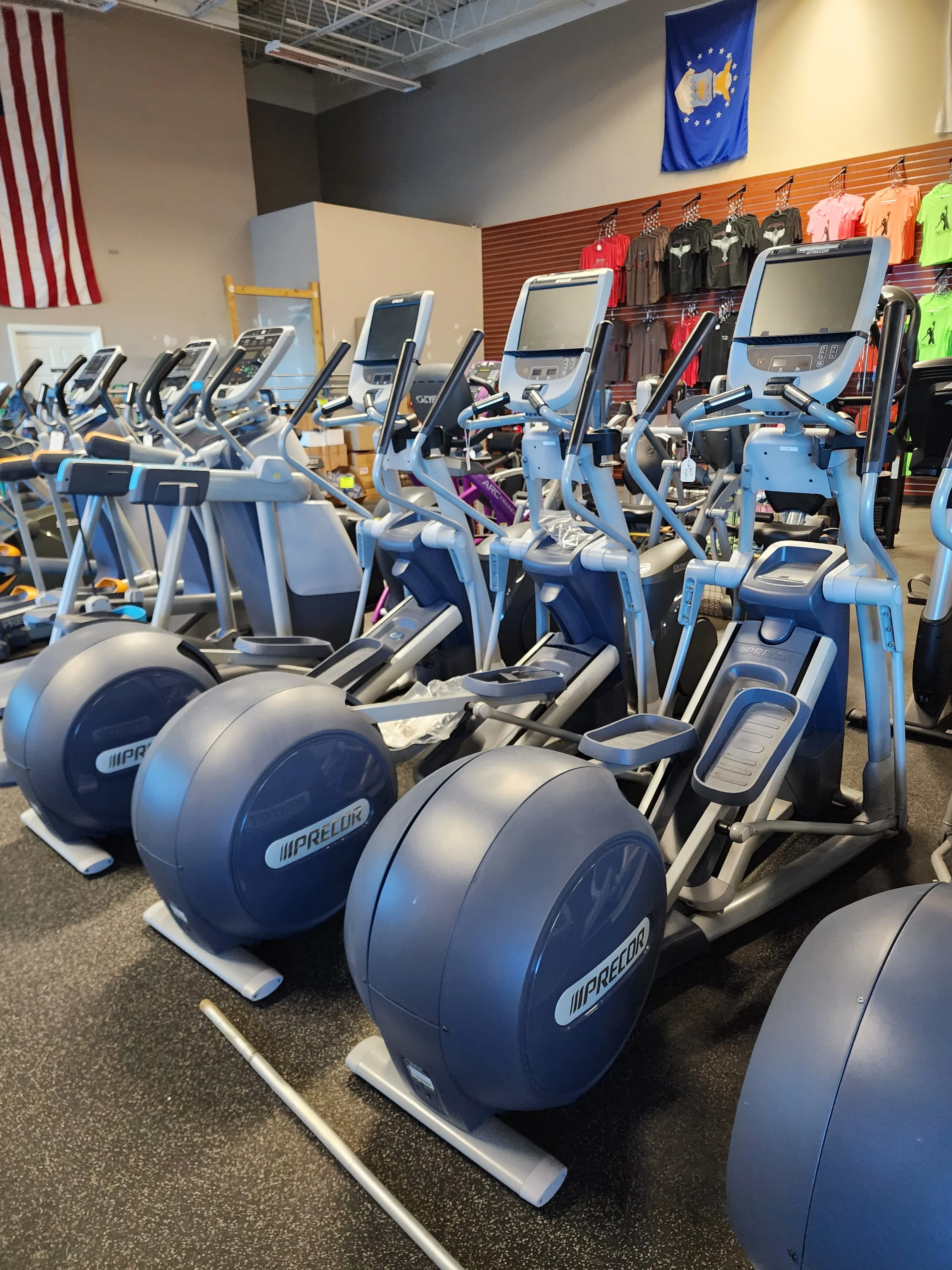 Precor 885 EFX Elliptical Cross-trainer w/Touchscreen P80 Console