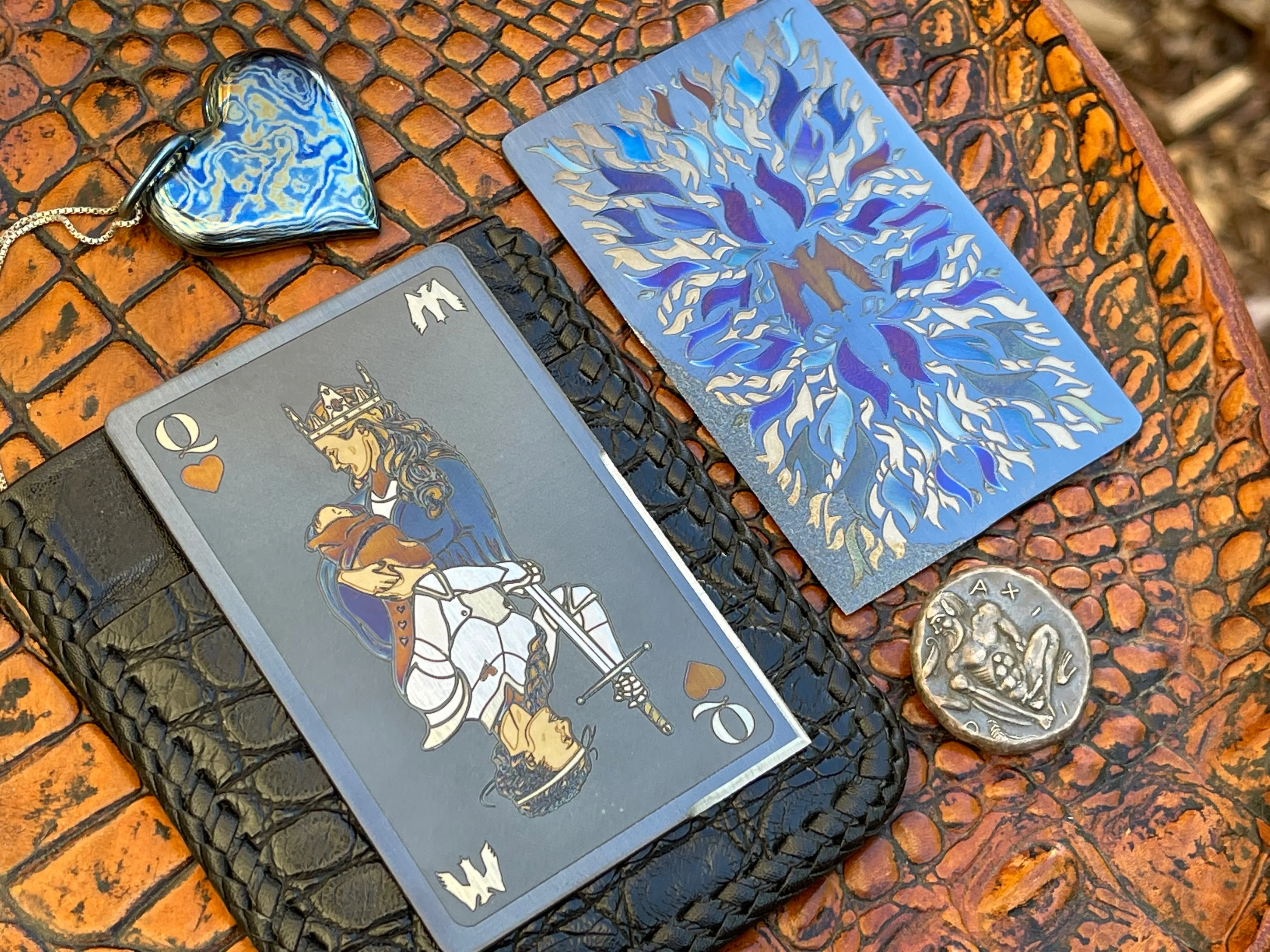 "Queen of Hearts" Cutting Card™