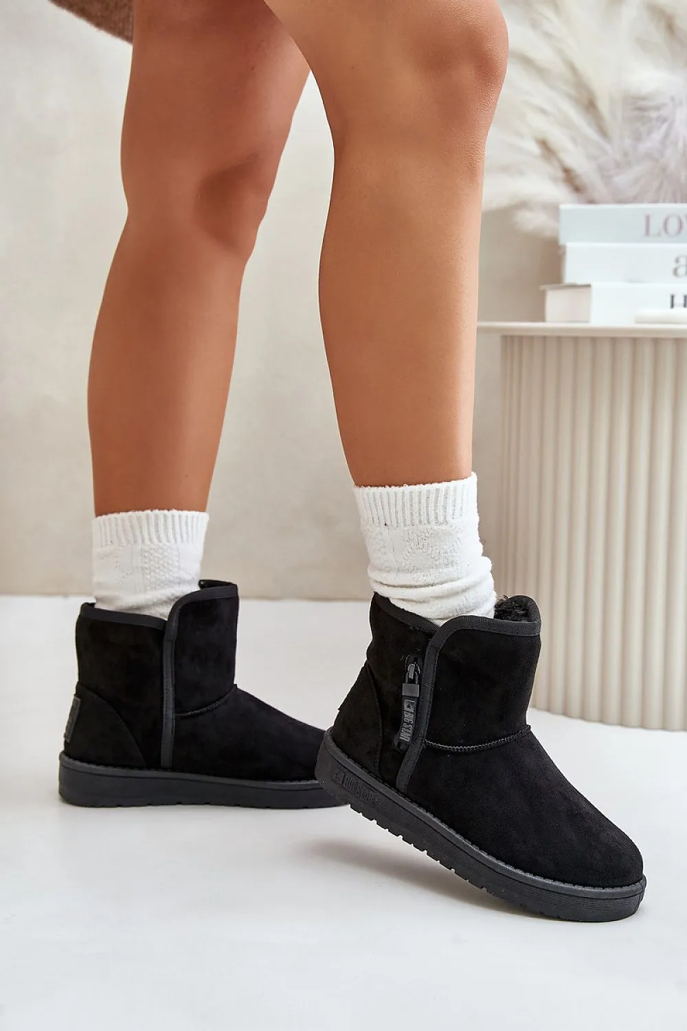Snow boots