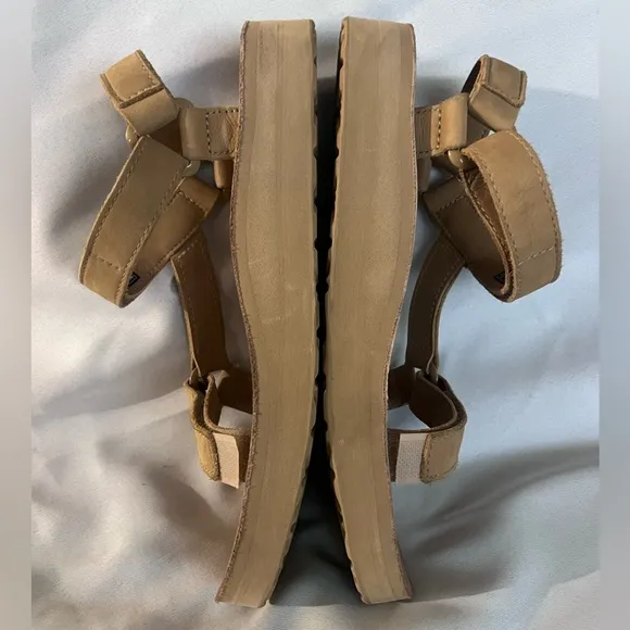 Teva Midform Universal Leather Size 8