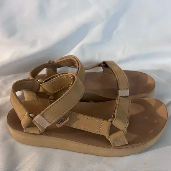 Teva Midform Universal Leather Size 8
