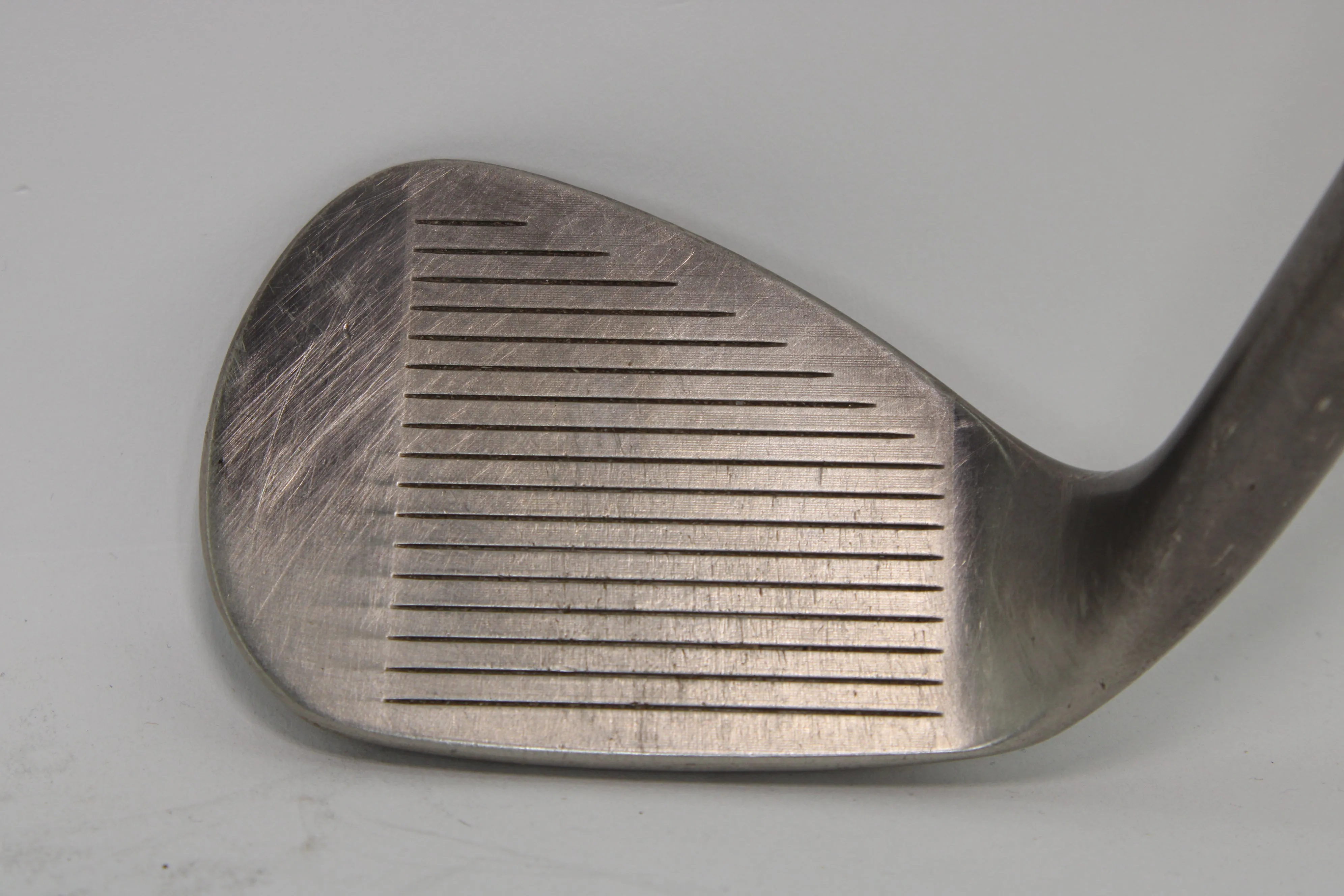 Titleist Vokey SM9 Brushed Steel Wedge 54/10 with DGTI onyx S400 Pre-Owned