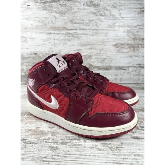 Youth Nike Air Jordan 1 Mid SE (GS) Red Quilt Sneakers Sz 4.5Y Athletic