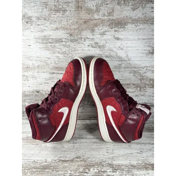 Youth Nike Air Jordan 1 Mid SE (GS) Red Quilt Sneakers Sz 4.5Y Athletic